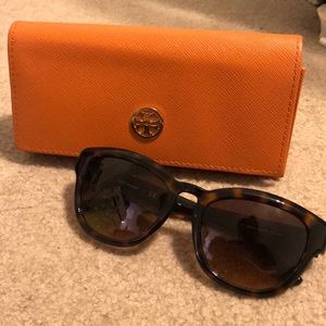 EUC Tory Burch sunglasses